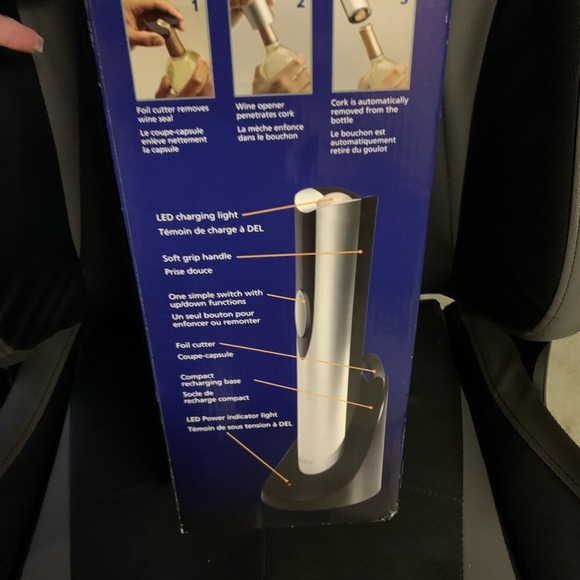 Electric wine opener with chiller - Picture 2 of 3